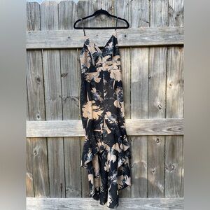 Lulu’s Black and Cream Floral Maxi Dress Size M